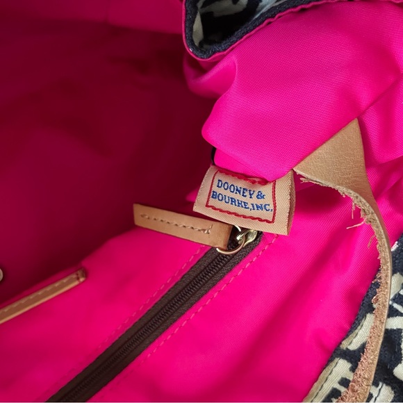 Dooney & Bourke duffle travel bag - Picture 5 of 10